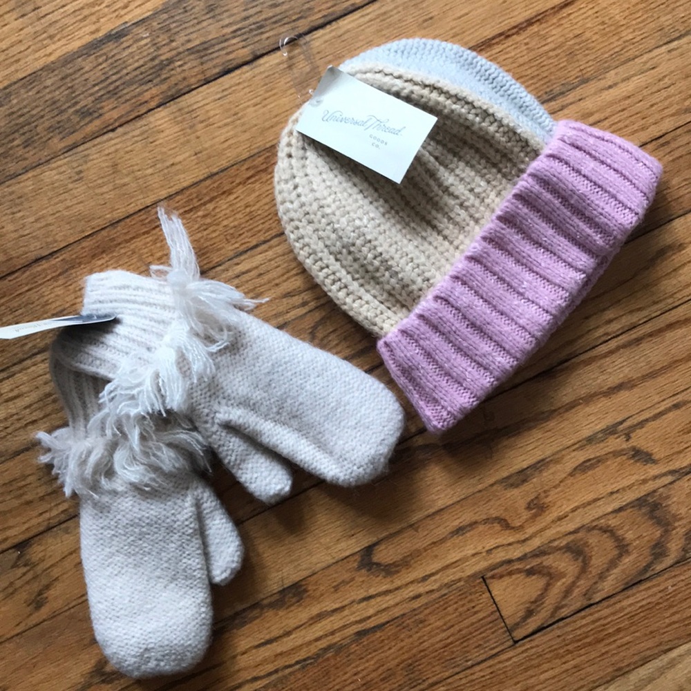 Beanie & Mittens - Picture 9 of 9